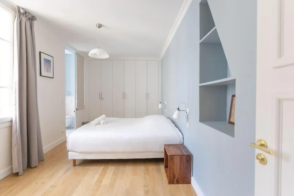Odeon Luxury Apartment Paris France